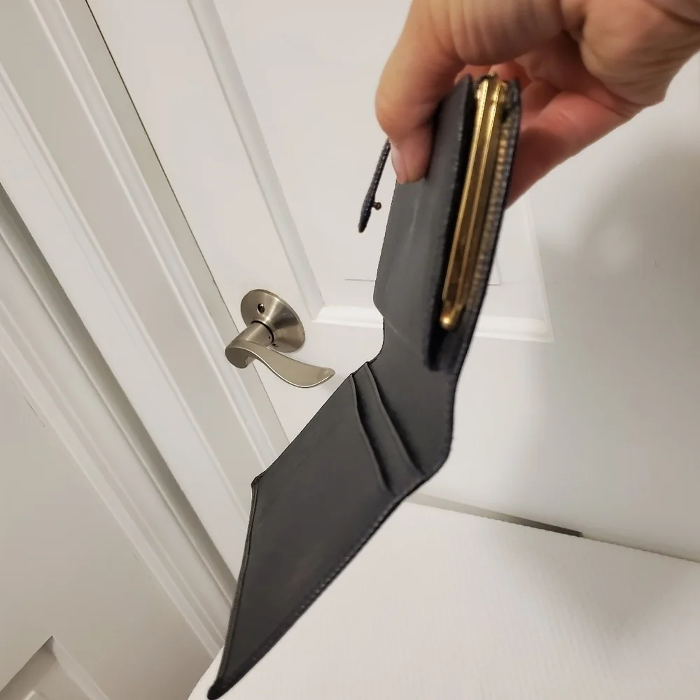 Louis Vuitton Epi Black Leather Kisslock Close Wallet, 2007